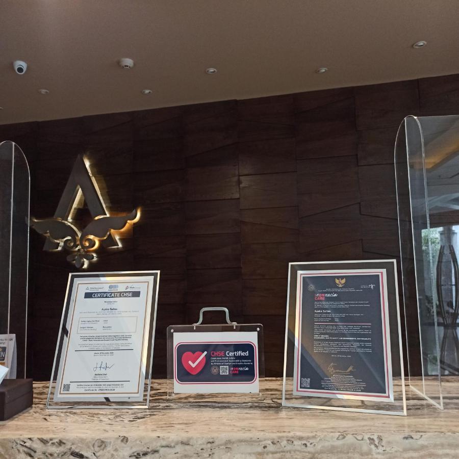 Ayaka Suites Джакарта Екстериор снимка