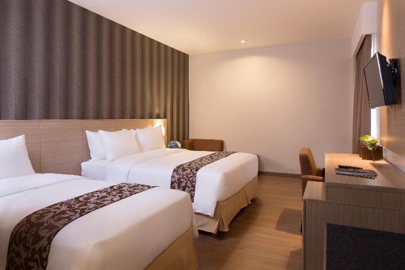 Ayaka Suites Джакарта Стая снимка
